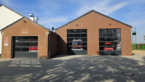 Front der Fahrzeughallen